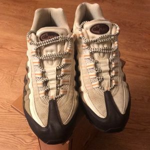 - Nike AirMax 95
